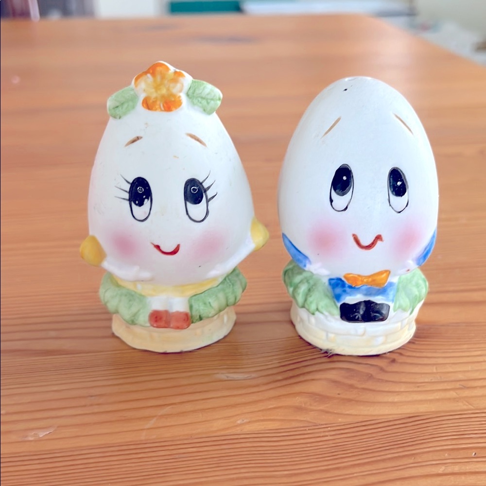 Vintage Anthropomorphic Egg Salt and Pepper Shakers
